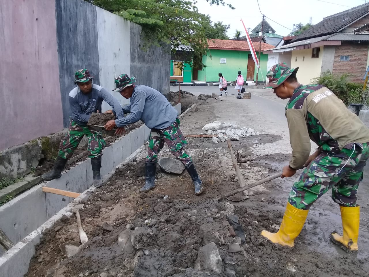 Melalui TMMD Sengkuyung, Wujudkan Kemanunggalan TNI Dengan Rakyat di Wilayah Kota Surakarta