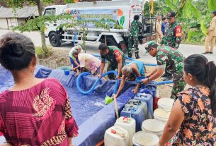 Peduli Masyarakat, Kodim Bojonegoro dropping Air Bersih untuk Warga Gamongan Tambakrejo