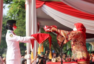 Pengibaran Bendera Pusaka HUT RI Ke-77 Di Bandar Lampung Berjalan Sukses Dan Lancar