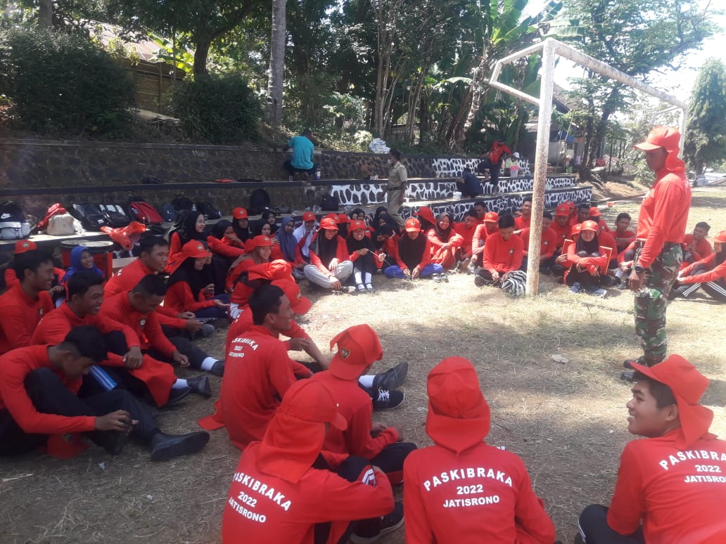 Serka Suyadi : Dalam Latihan, Harus Terbangun Komunikasi Dan Emosional Antara Pelatih Dan Paskibra