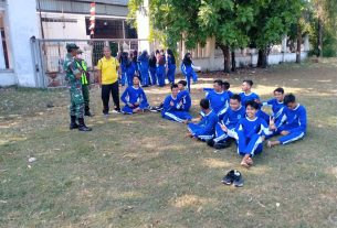 Siswa MAN 1 Surakarta Berolahraga, Serka M Nasirin Berikan Arahan Dan Himbauan Prokes