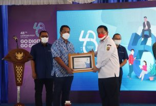 Syukuran HUT ke-48 Lampung Post, Gubernur Arinal Djunaidi Peroleh Penghargaan untuk Program Kartu Petani Berjaya