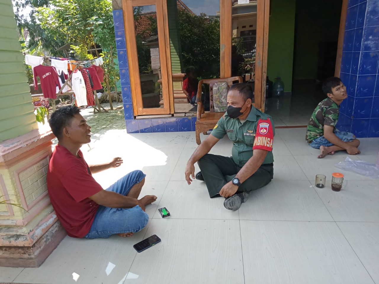 Wujud Kedekatan Babinsa Anjangsana Ke rumah Warga Binaan