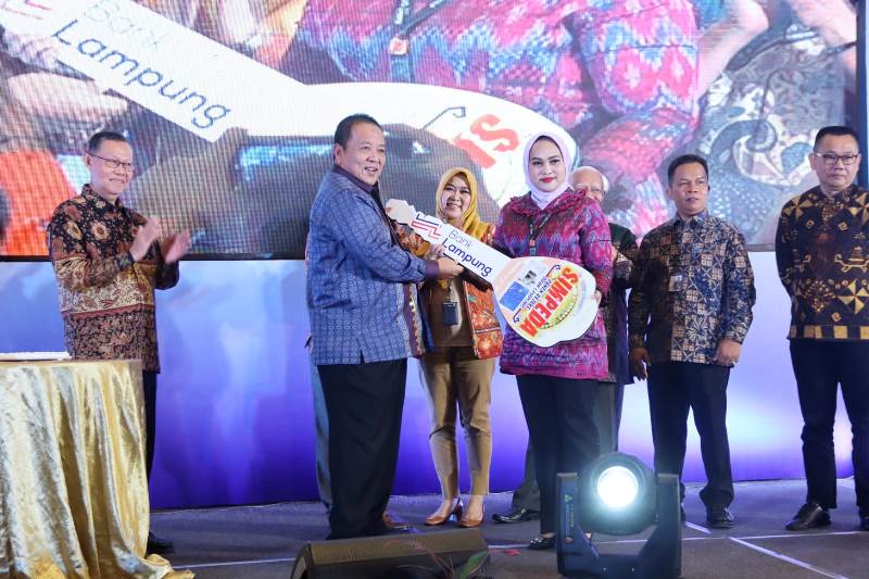 Apresiasi Capaian Kinerja dan Inovasi Bank Lampung, Gubernur Arinal Meminta Pencapaian Dapat Terus Dipertahankan dan Ditingkatkan