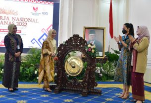 Ketua Dekranasda Lampung Riana Sari Arinal Ikuti Rakernas Dekranas 2022 yang Dibuka Hj. Wury Ma’ruf Amin