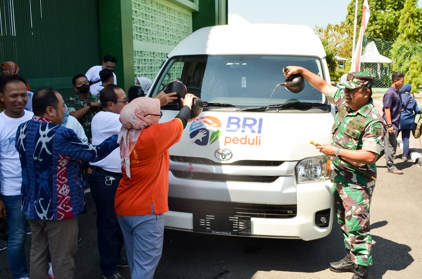 Melalui CSR, Kodim Bojonegoro terima bantuan Mobil Operasional dari BRI