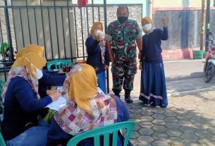 PPKM Level I Babinsa Sondakan Minta Warga Waspadai Lonjakan Covid-19