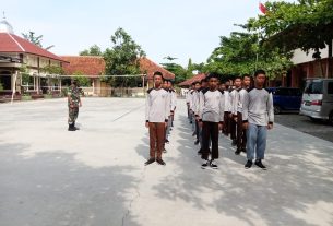 Pelatihan PBB Oleh Babinsa, Membentuk Mental dan Karakter Siswa