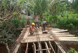 Pembangunan Jembatan Di Desa Gampong Masjid Akan Semakin Kuat Dan Kokoh Berkat Campur Tangan Babinsa Kaway XVI