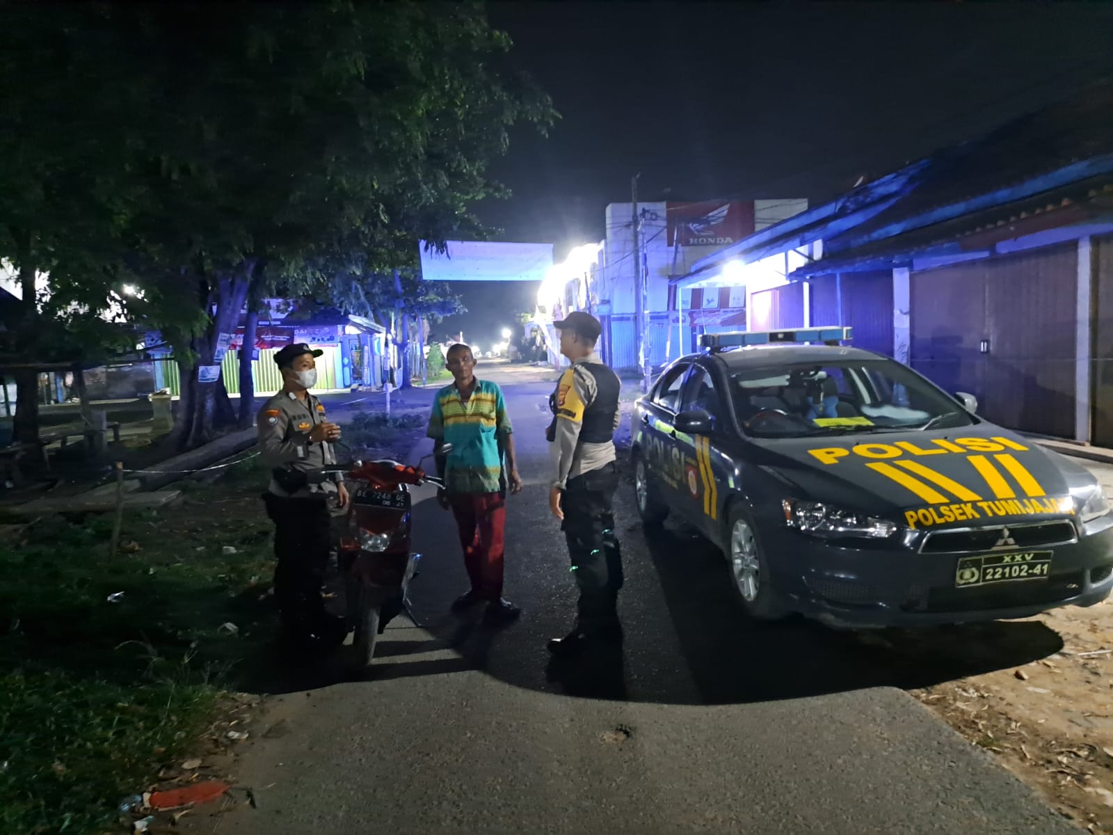 Polsek Tumijajar Laksanakan Patroli Malam Antisipasi Gangguan Kamtibmas.