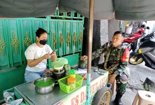 Serda Tito Sasar Komsos Dengan Pedagang Kaki Lima