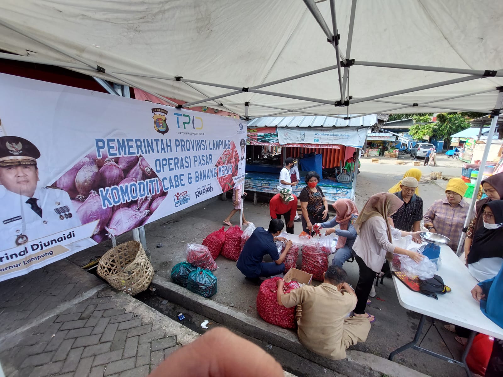 TPID Provinsi Lampung Gelar Operasi Pasar Cabai Merah dan Bawang Merah