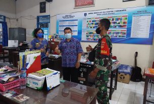 Ada Apa Babinsa Kratonan Datangi SMK Kristen 1 Surakarta