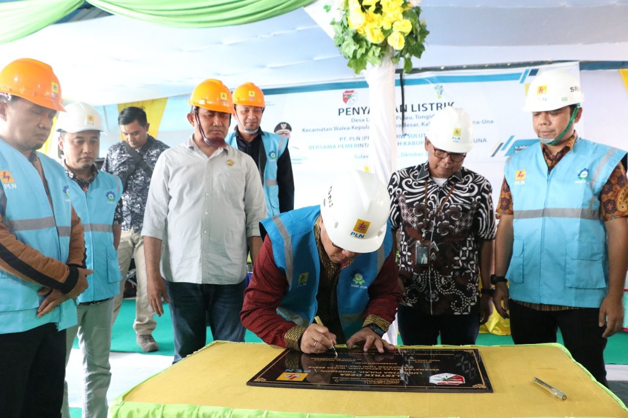 Berkat PMN Melalui PLN, Warga 3 Desa Terpencil di Tojo Una-Una Sulteng Dapat Menikmati Listrik
