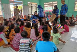 Dinas PPPA Lampung Selatan Berikan Trauma Healing Kepada Anak-Anak Korban Banjir