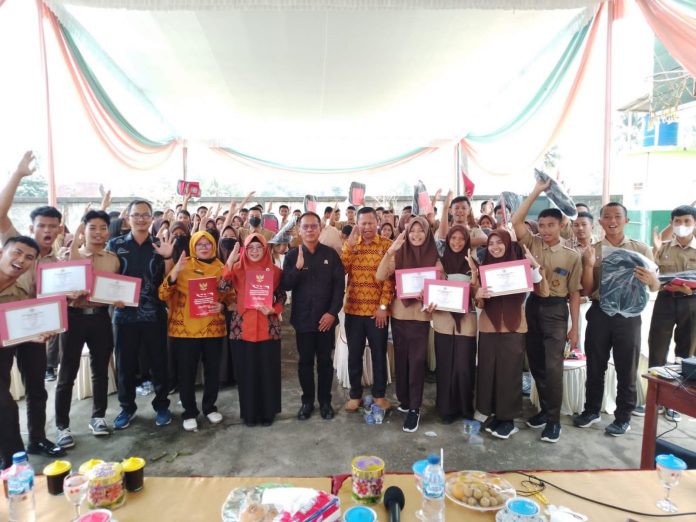 Ketua DPRD Lampung Ajarkan Nilai Pancasila di SMAN 1 Seputih Agung