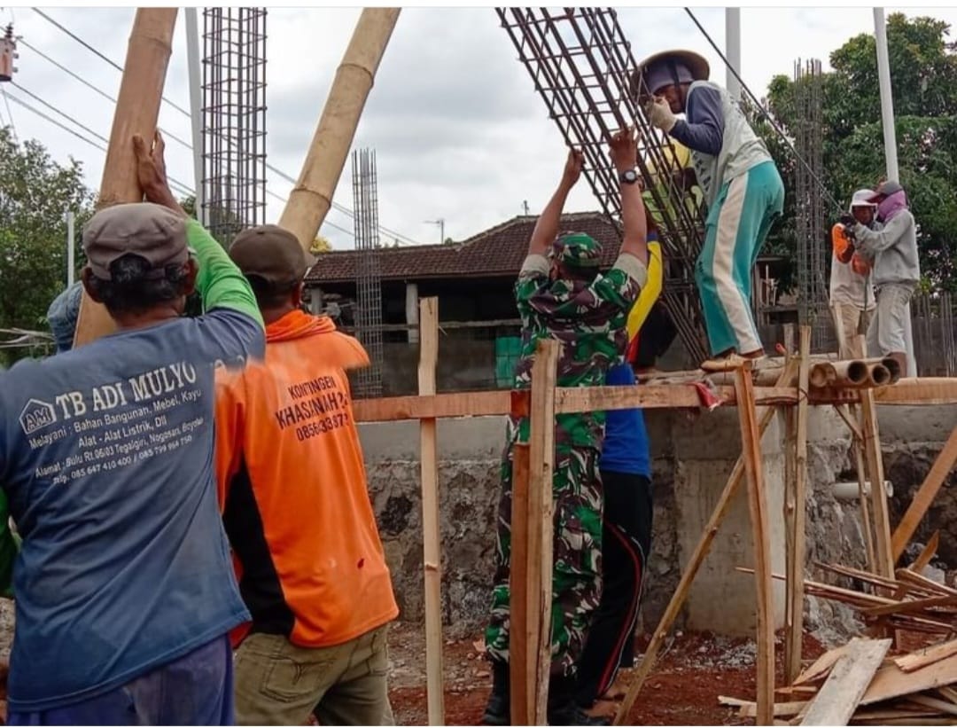 Kekompakan Aparat Kewilayahan Dalam Karya Bakti Pembangunan Masjid Al-Haris