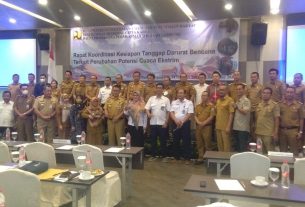 Kepala badan (BPBD) pesibar hadiri rapat koordinasi perubahan cuaca