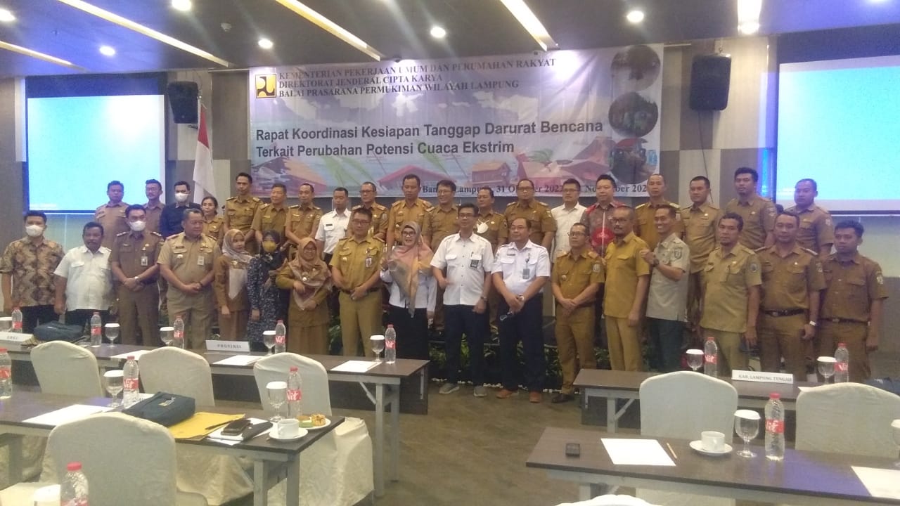 Kepala badan (BPBD) pesibar hadiri rapat koordinasi perubahan cuaca