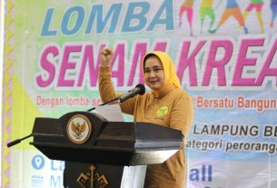 Ketua PERWOSI Provinsi Lampung Membuka Lomba Senam Kreasi dan Senam Lampung Berjaya 2022