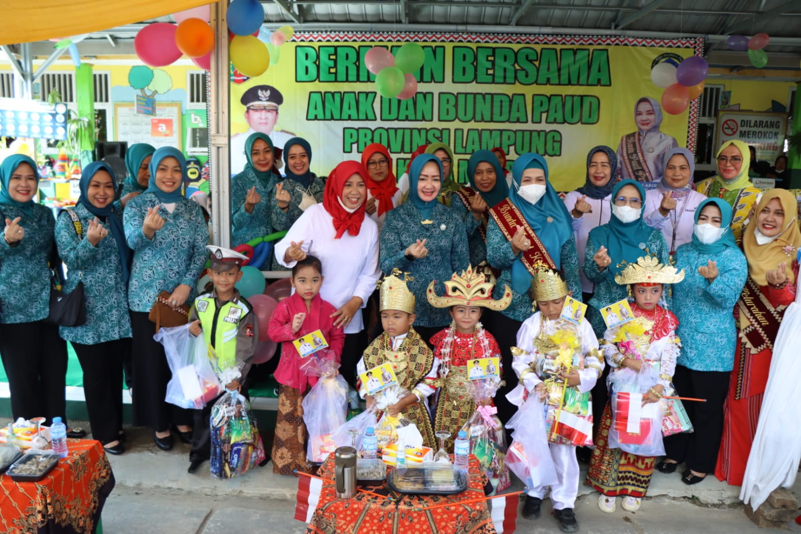 Kunjungi Desa Model Konvergensi Penanganan dan Pencegahan Stunting di Kota Metro, TP PKK Provinsi Lampung Lakukan Pembinaan dan Serahkan Bantuan