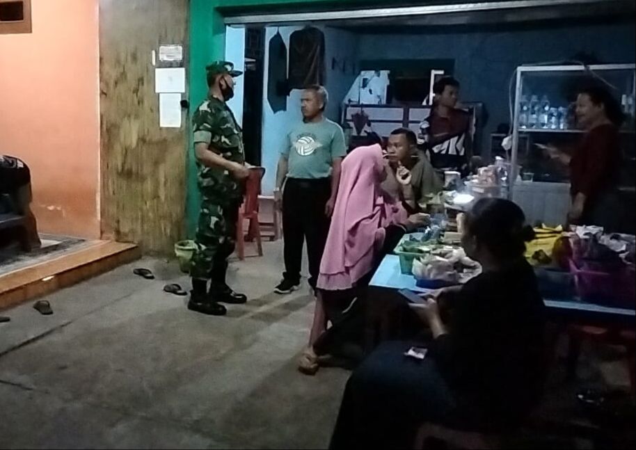 Pastikan Keamanan Wilayah, Personil Koramil Sidoharjo Gelar Patroli Malam Hari