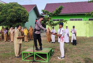 Peduli Terhadap Pelajar, Kasat Binmas Polres Tubaba Jadi Pembina Upacara di SMPN 2 Tulang Bawang Barat.