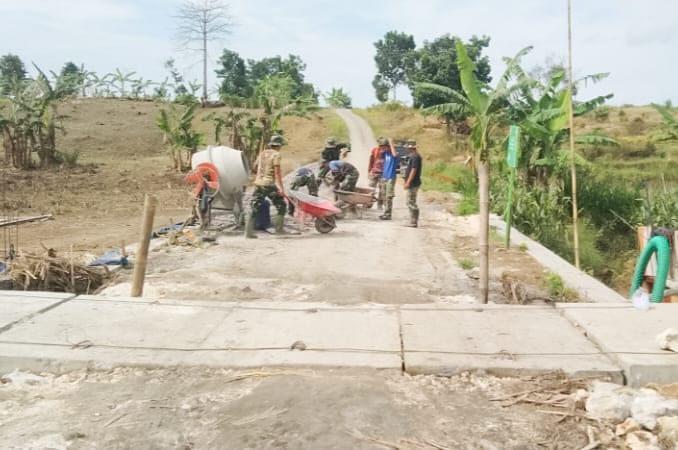 Pengerjaan Jembatan Kali Ungkal Ngantru TMMD 115 Kodim Bojonegoro Capai 45 Persen