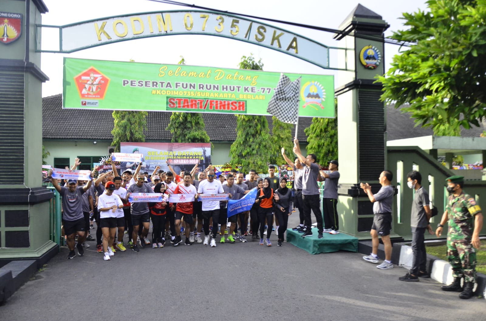 Puncak Peringatan HUT TNI, Kodim 0735/Surakarta Gelar Fun Run 7,7 Km Dan Bagikan Doorprize
