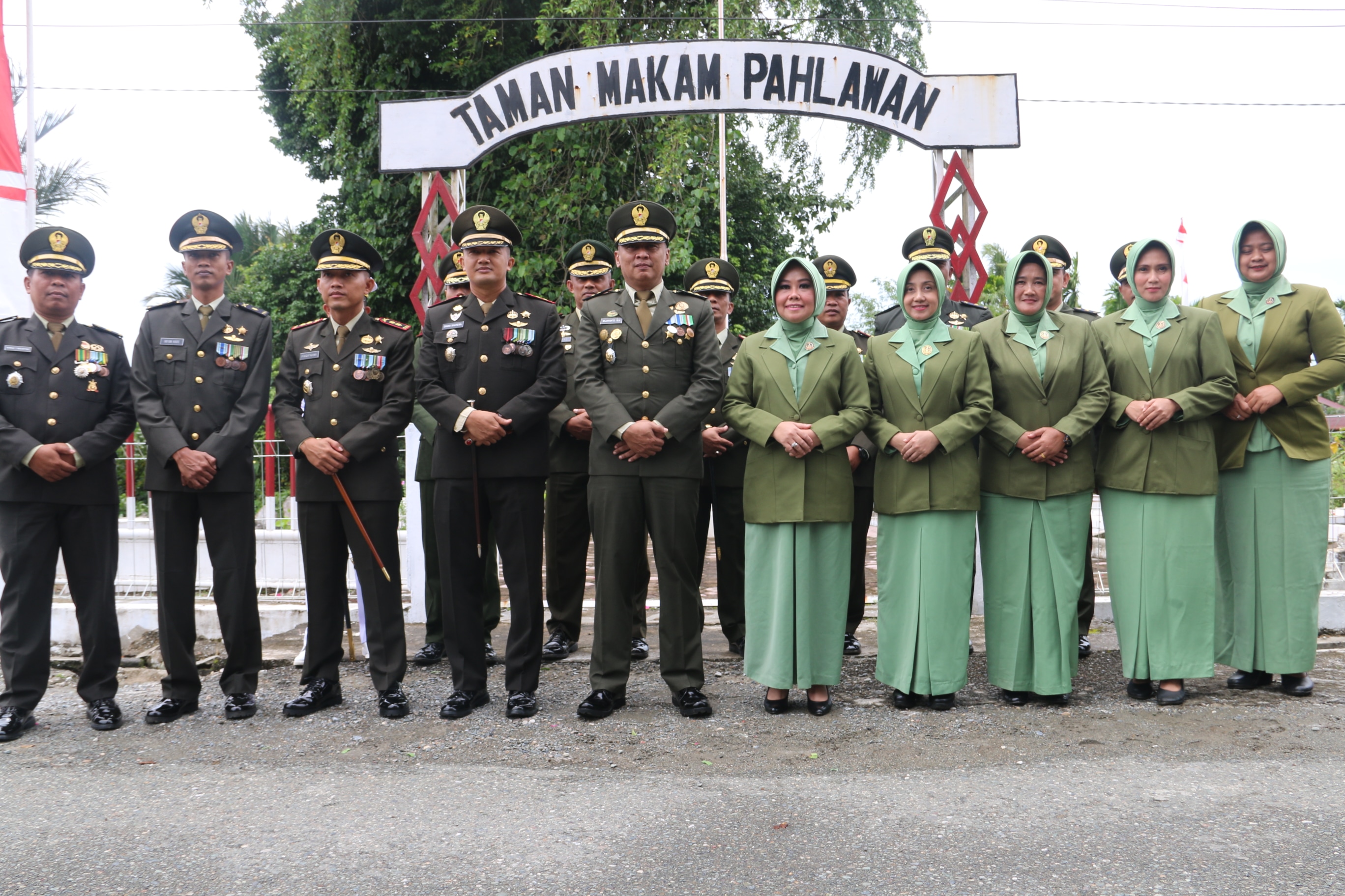 Rangkaian Peringatan HUT Ke 77 TNI, Dandim 0105/Abar Ikuti Upacara Ziarah Nasional Kenang Jasa Para Pahlawan