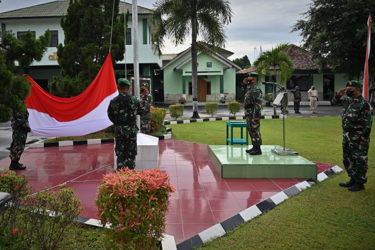 SD MIN 1 Sukoharjo Ikuti Upacara Bendera di Makodim 0726/Sukoharjo