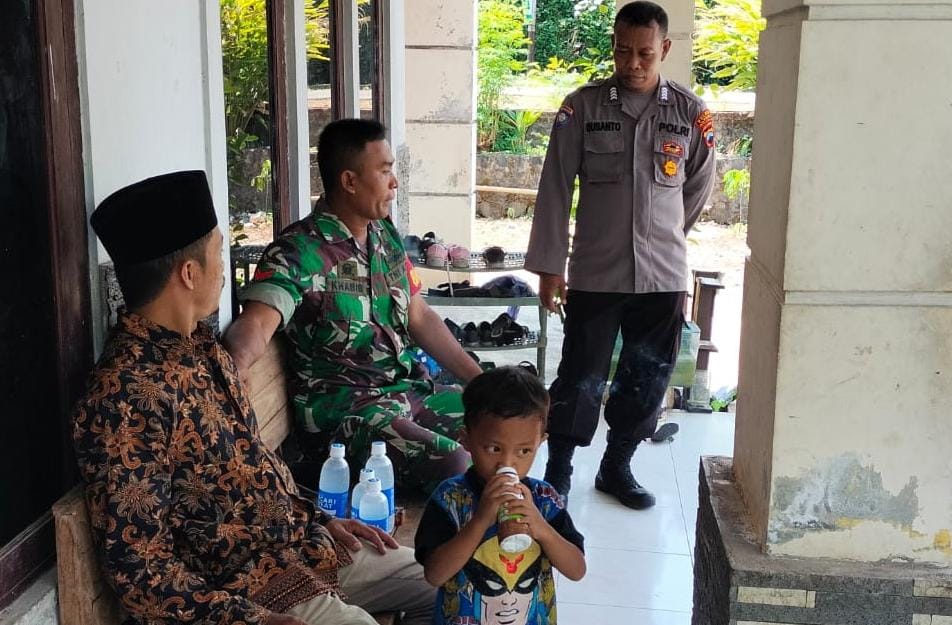 Sinergitas Babinsa Dan Babinkamtibmas Kompak Komsos Dengan Warga Binaan