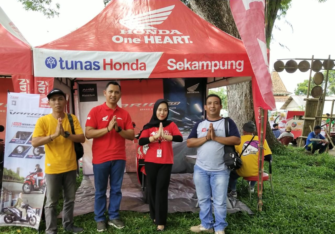 TDM SEKAMPUNG GELAR ROADSHOW HONDA PADA HUT PASAR KARETAN LABUHAN RATU LAM-TIM