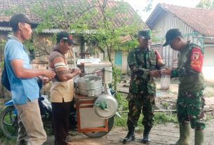 TMMD 115 Bojonegoro, Ladang Rejeki Pedagang Keliling