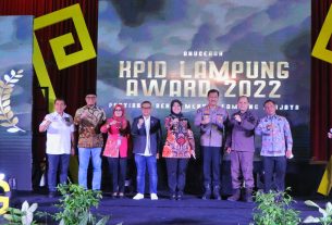 Buka KPID Lampung Award 2022, Wagub Chusnunia Chalim Minta KPID Dorong Lembaga Penyiaran Produksi Siaran Mencerdaskan dan Bermanfaat bagi Masyarakat