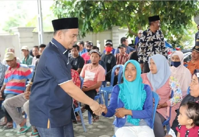 Anggota DPRD Lampung Wahrul Fauzi Jumat Berkah di Desa Bhaktirasa Sragi