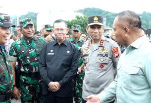 Wakili Gubernur Lampung, Sekdaprov Fahrizal Darminto, Hadiri Upacara Pengantaran Satgas Operasi Pamtas RI-PNG Yonif 143/TWEJ TA. 2022