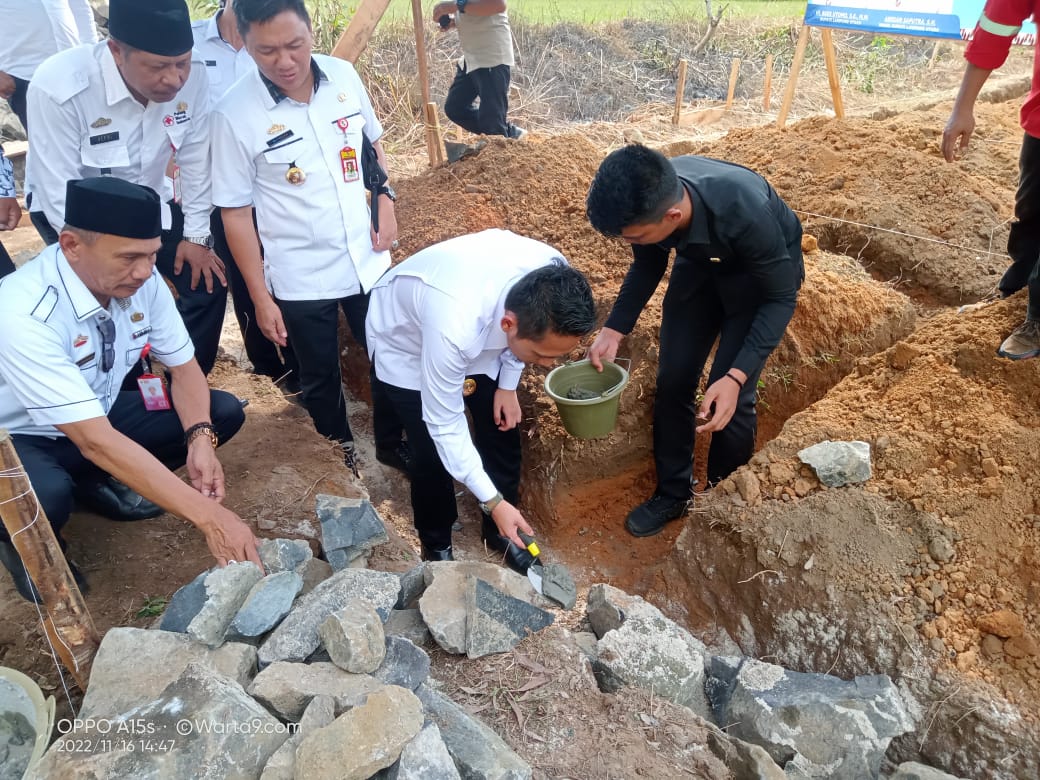 Ardian Saputra lakukan peletakan batu pertama pembangunan SDN 1 Haduyang Ratu