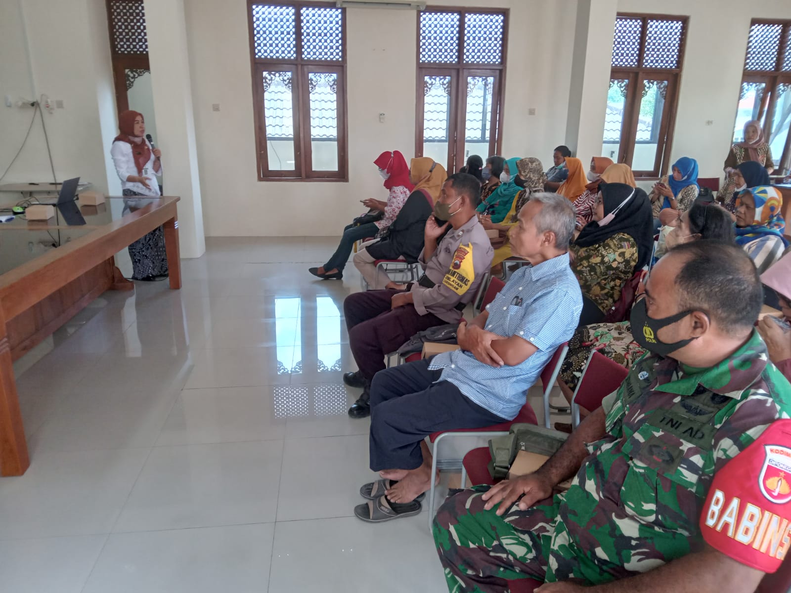 Babinsa Kemlayan Hadiri Sosialisasi Pendidikan Ramah Anak