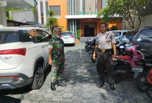 Babinsa Serengan Pantau & Pengamanan Ibadah Minggu Pagi di Gereja