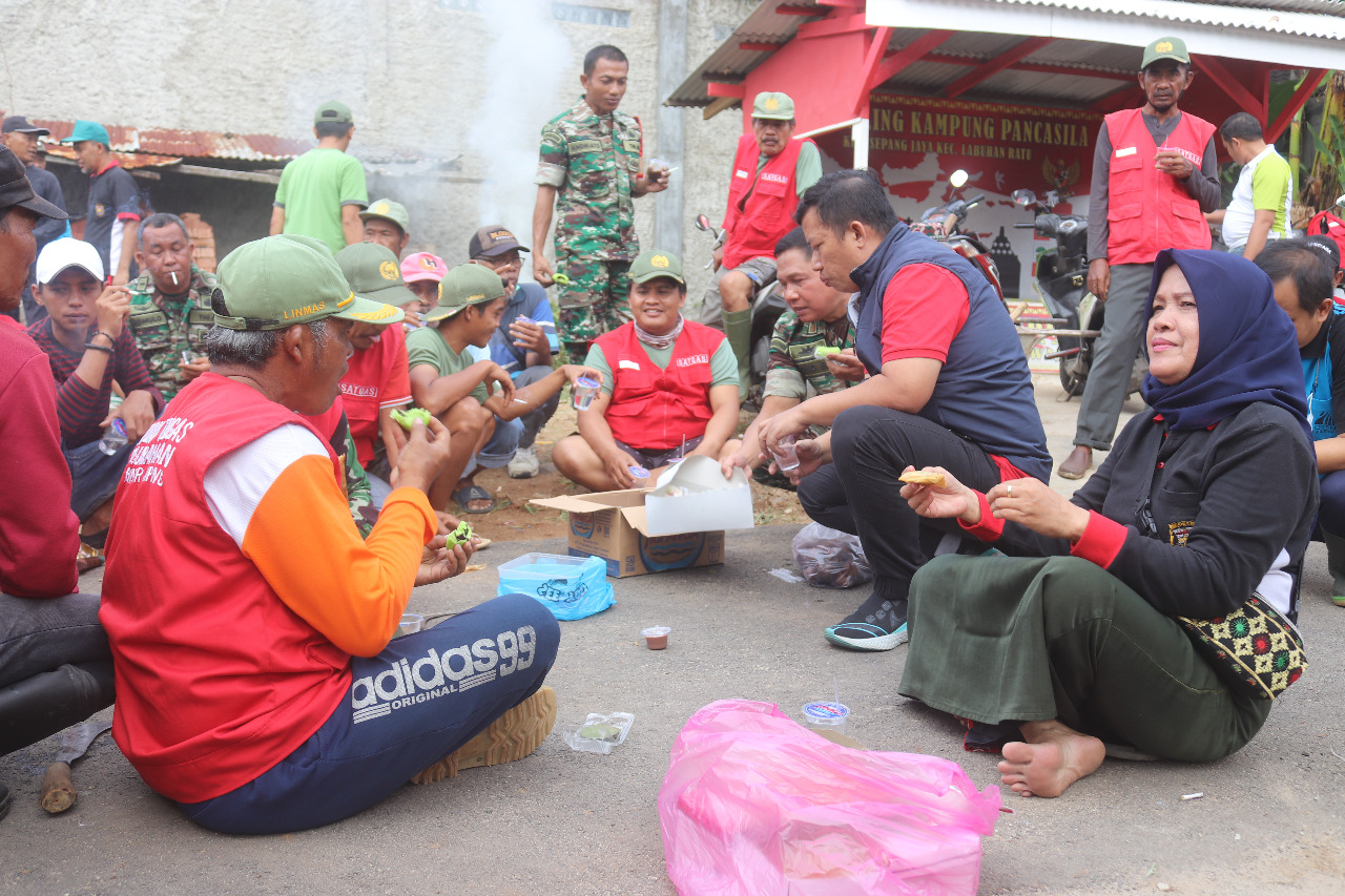 Bersinergi Menjaga Kebersihan Lingkungan Di Kampung Pancasila Koramil Kedaton