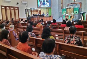 Ciptakan Rasa Aman dan Nyaman Ibadah, Babinsa Jayengan Amankan Ibadah Minggu Pagi di GKI Coyudan.