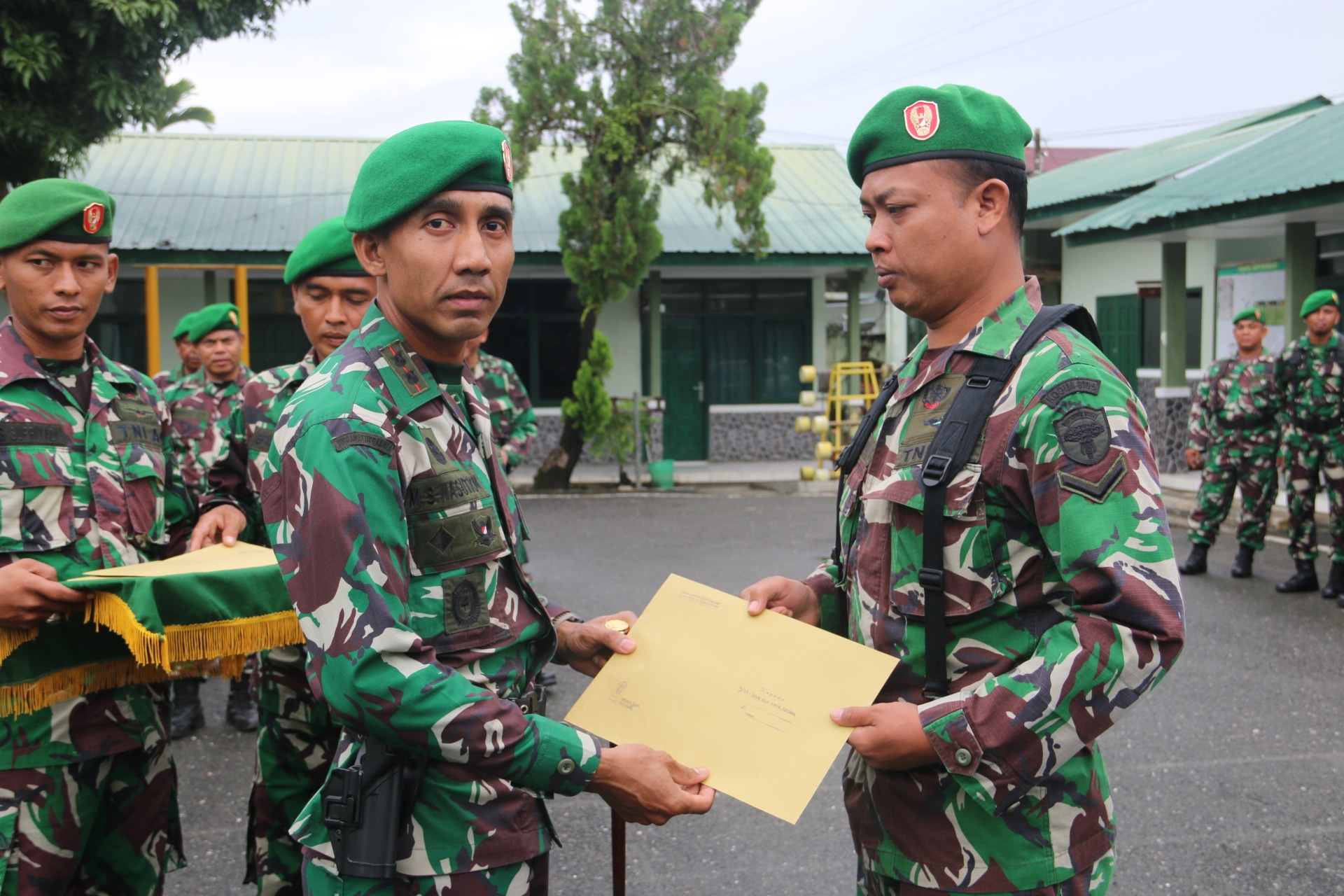Dandim 0105/Abar Pimpin Upacara Tradisi Korp Raport Pindah Satuan Ke Luar Aceh (Kotama)