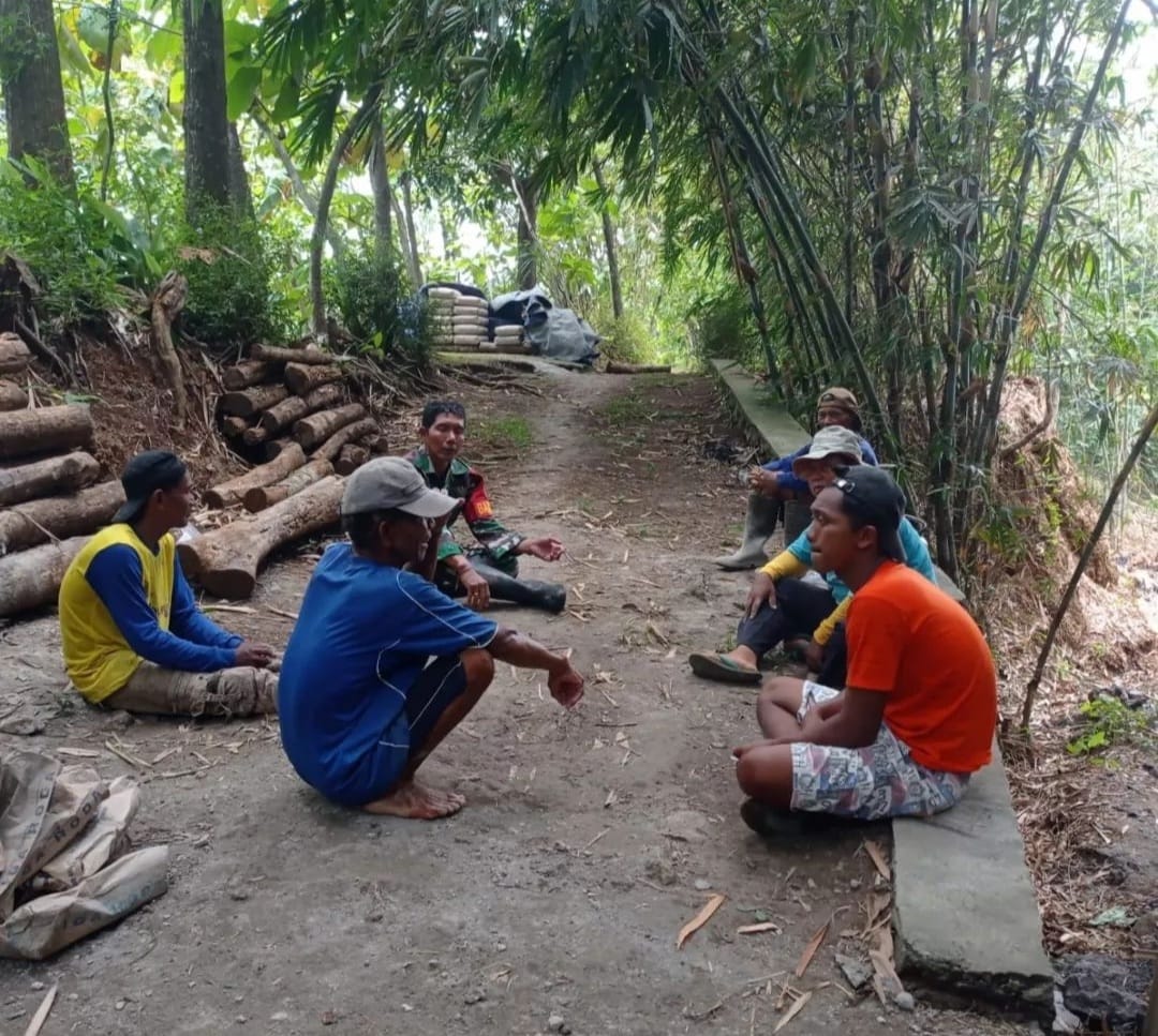 Dengan Komsos, Babinsa Lebih Dekat Dengan Warga Binaan