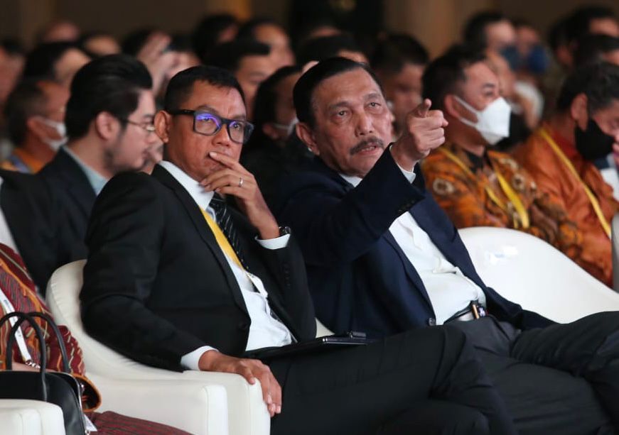 Dukung PLN Kembangkan EBT, Menko Luhut: Indonesia Siap Sambut Investasi USD 700 Miliar