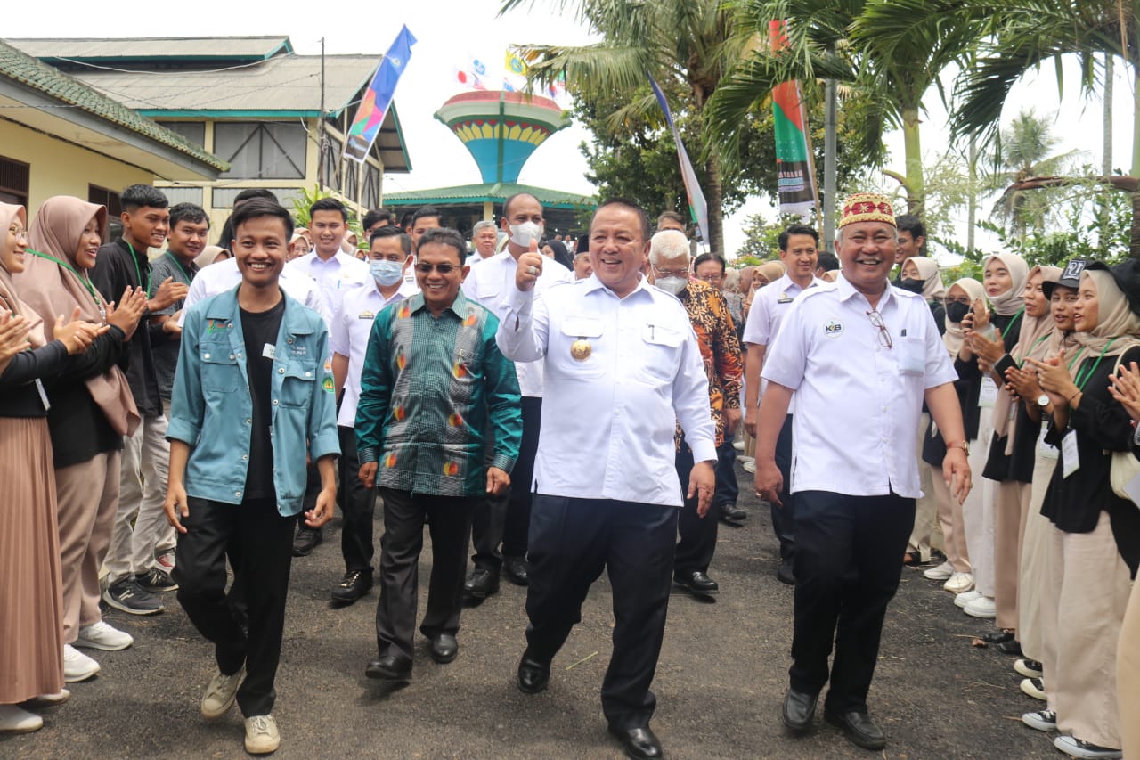 Gubernur Arinal Melakukan Peletakan Batu Pertama Pembangunan Gedung Pusat Kajian Cassava, Kelapa Sawit Dan Tebu