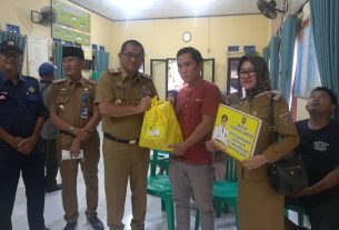 Gubernur Arinal Serahkan Bantuan Sembako dan Bufferstock Untuk Korban Banjir dan Tanah Longsor di Pesibar