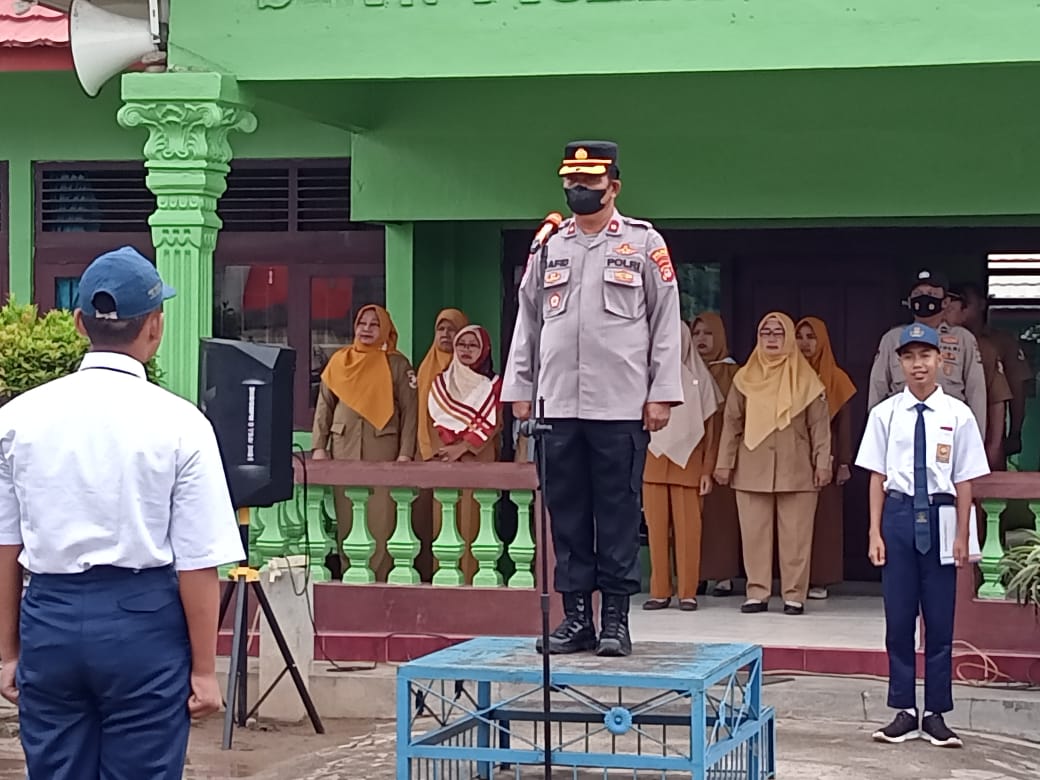 Jadi Irup di SMPN 9 Tubaba, Kabag Ops Polres Tubaba Polda Lampung Ajak Siswa-Siswi Tertib Lalulintas.