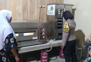 Jajanan Mama Bhabin, Kisah Unik UMKM Binaan PLN Milik Bhabinkamtibmas Maluku di Gelaran Sail Tidore 2022