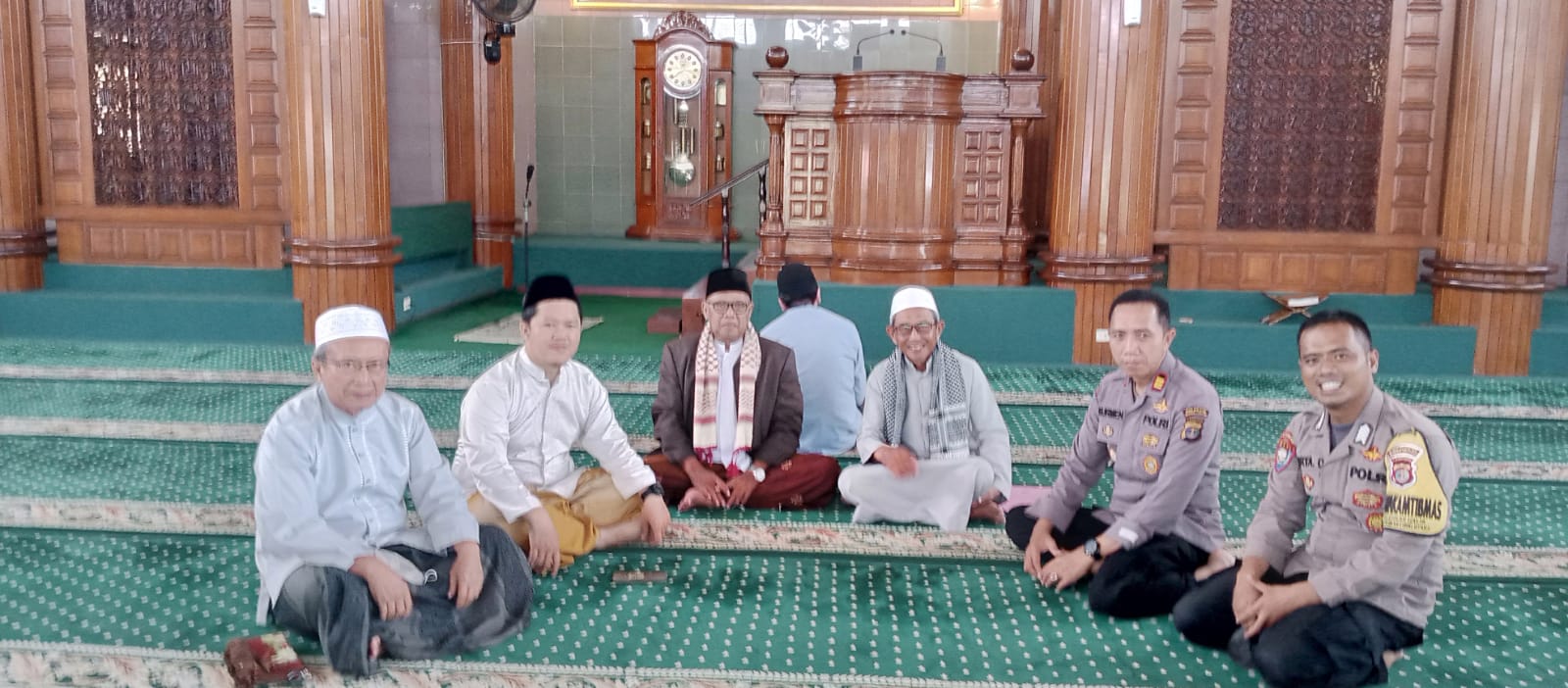 Jalin silaturahmi dengan Takmir Masjid Agung Al- Furqon Bandar Lampung.